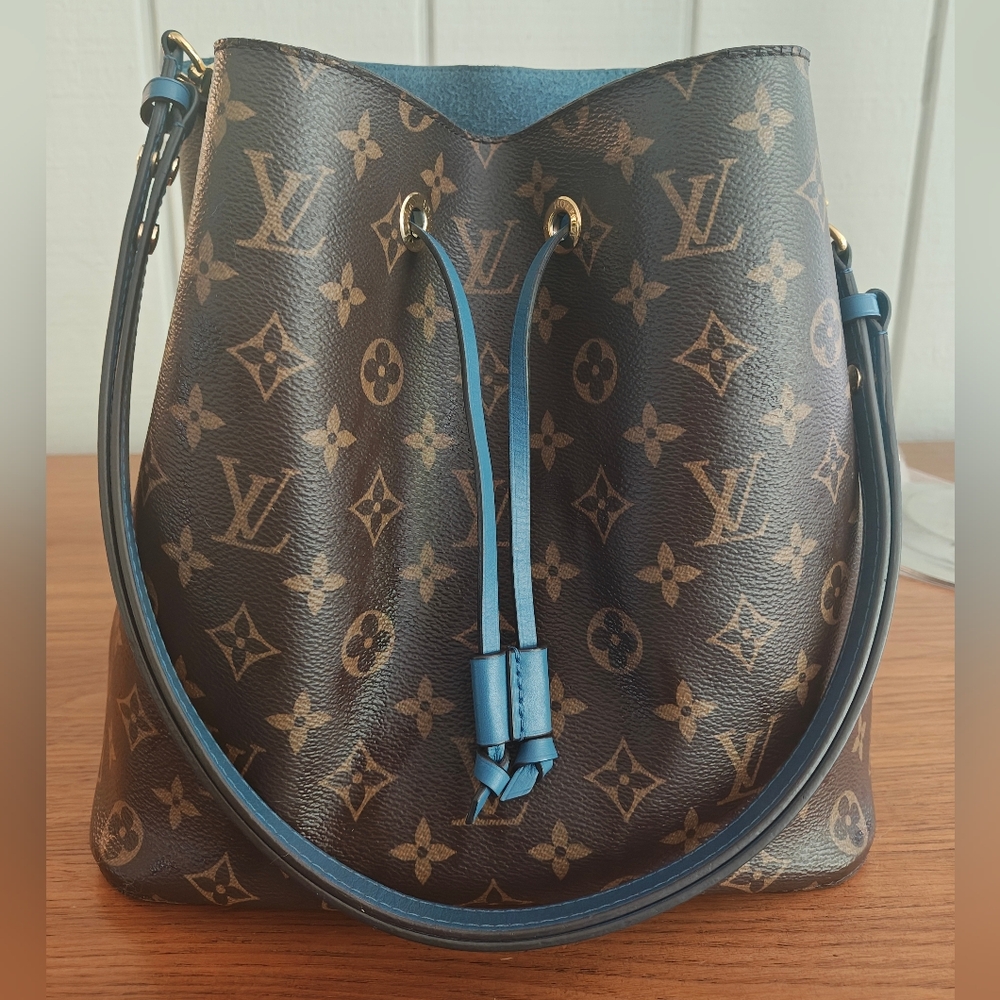 Louis Vuitton Neo Noé  Monogram Bucket Bag In Jean